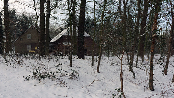 Scheune im Schnee