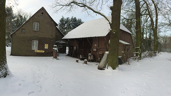 Scheune im Schnee
