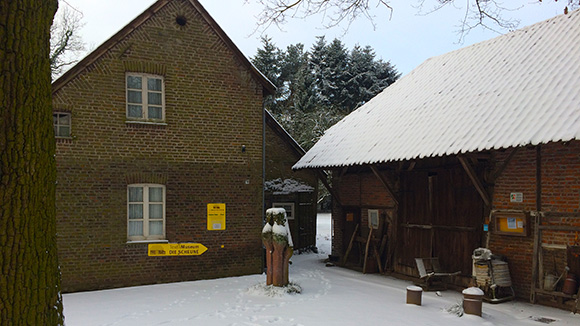 Scheune im Schnee