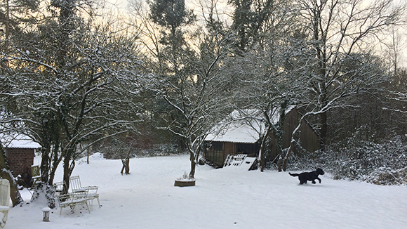 Scheune im Schnee